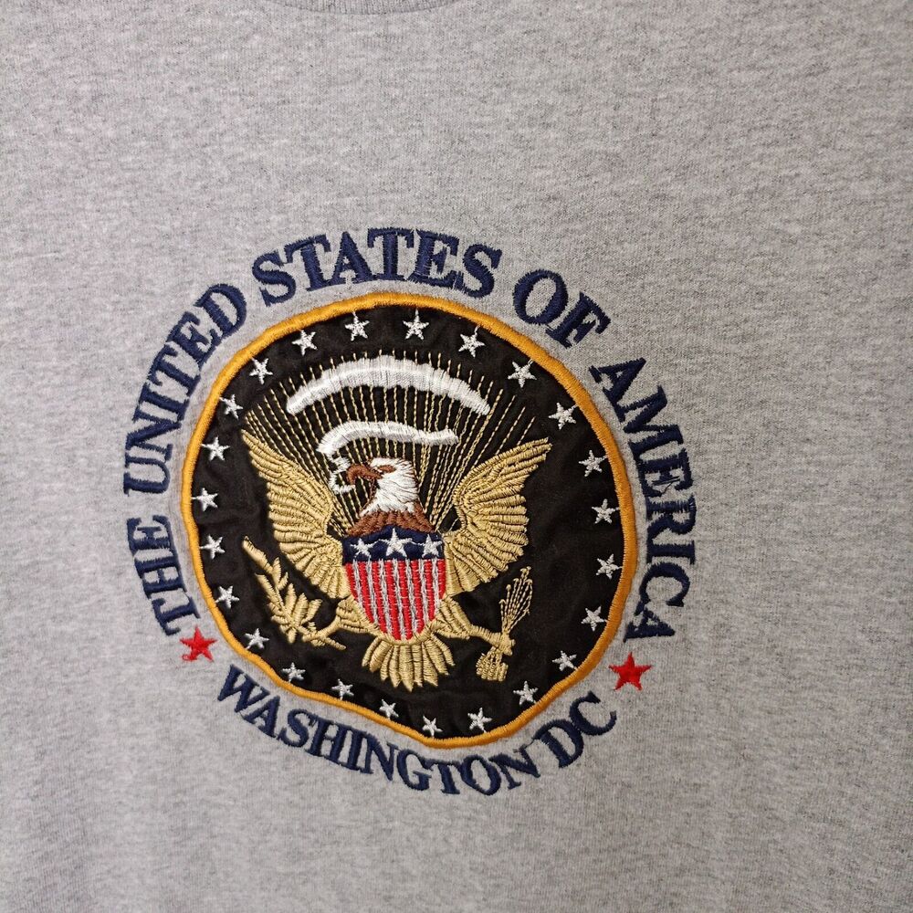 United States of America Washington DC Delta Gray Embroidered T-Shirt Sz Medium - Picture 2 of 6